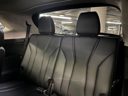 Used 2022 Acura MDX w/ Technology Package AWD/4WD image 22