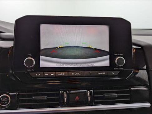 Used 2024 Nissan Pathfinder SV image 27