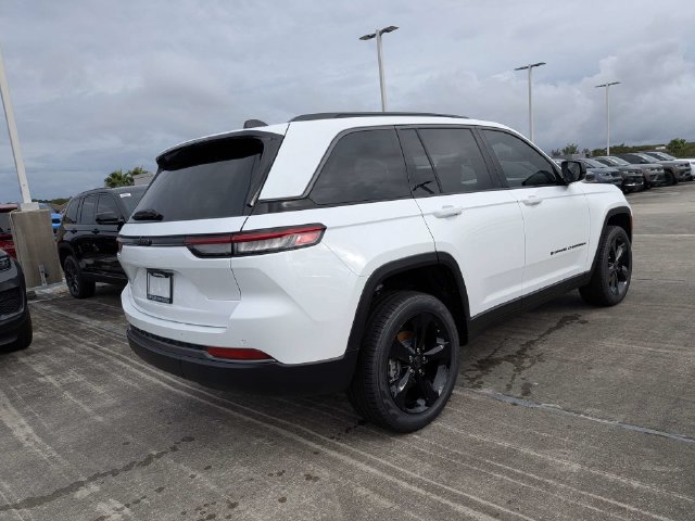 New 2027 Jeep Grand Cherokee Limited w/ Limited Altitude Package RWD image 4