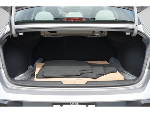 Certified 2026 Hyundai Elantra Limited FWD image 11