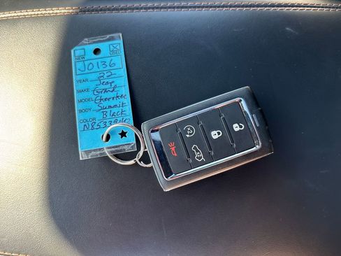 Used 2022 Jeep Grand Cherokee Summit AWD/4WD image 37