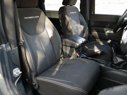 Used 2018 Jeep Wrangler Rubicon w/ Cold Weather Group image 22