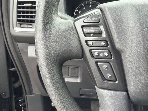 Used 2022 Nissan Frontier SV w/ Technology Package image 34