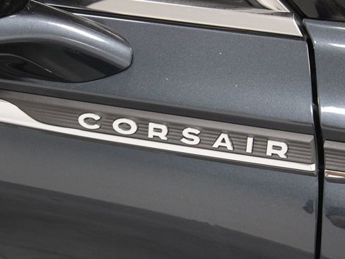 Used 2020 Lincoln Corsair Reserve image 12