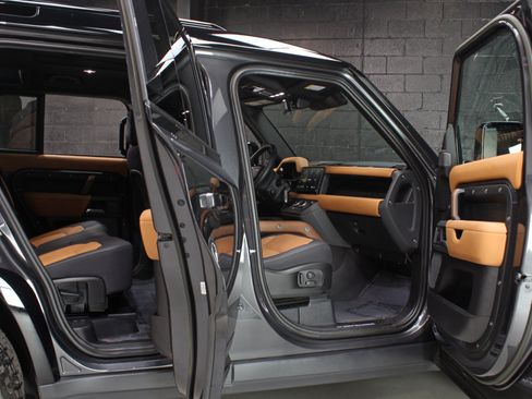 Used 2023 Land Rover Defender 110 X AWD/4WD image 33