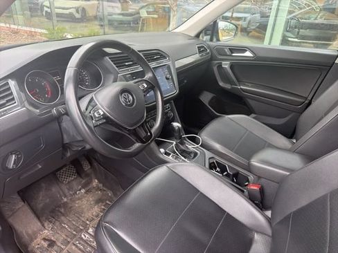 Used 2020 Volkswagen Tiguan SE FWD image 8