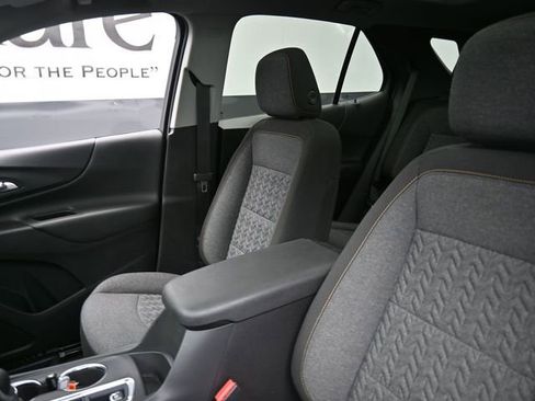Used 2023 Chevrolet Equinox LT FWD image 16