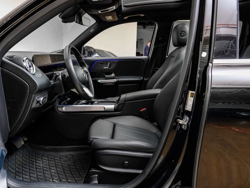 Used 2024 Mercedes-Benz GLB 250 w/ Exclusive Package image 4