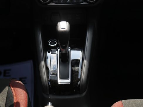 New 2025 Nissan Versa SR w/ Trunk Package image 20