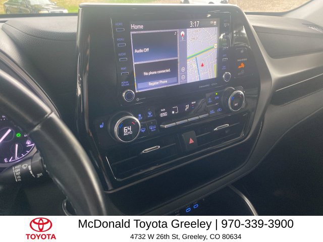 Used 2022 Toyota Highlander XLE AWD/4WD image 19