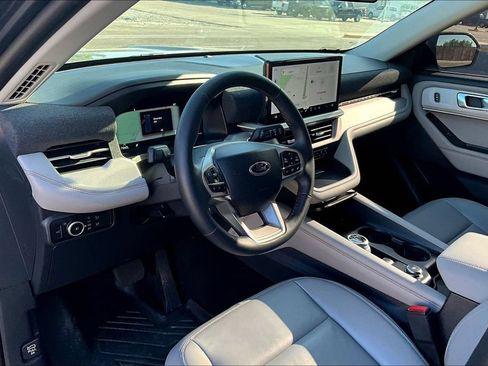 Certified 2025 Ford Explorer Active w/ Active Comfort Package AWD/4WD image 10