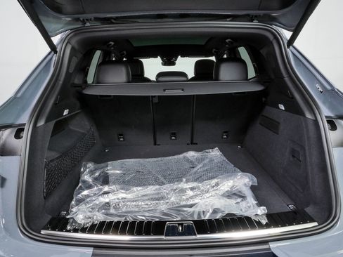 New 2026 Porsche Cayenne AWD/4WD image 32