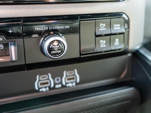Used 2026 RAM 1500 Big Horn AWD/4WD image 33