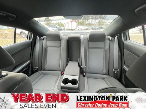 Used 2019 Dodge Charger SXT image 13