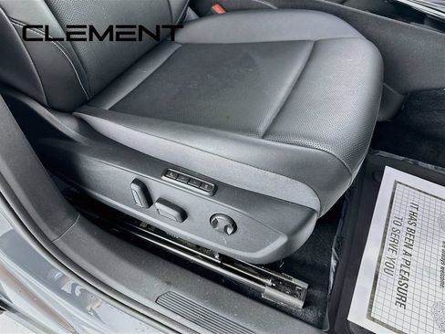 Used 2024 Volkswagen ID.4 S RWD image 33