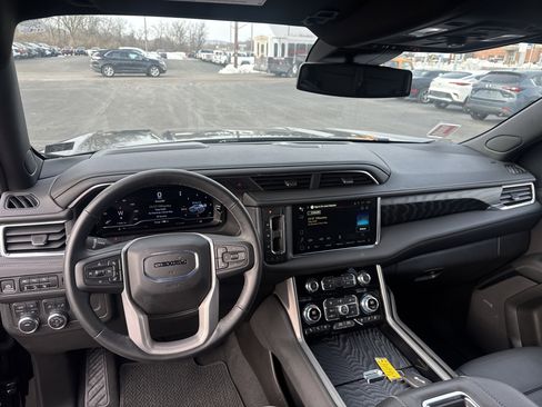 Used 2024 GMC Yukon Denali image 15