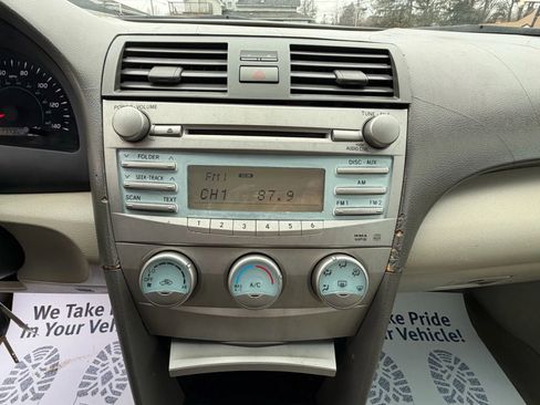 Used 2009 Toyota Camry LE image 12