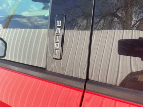 Used 2015 Ford F150 Lariat image 11