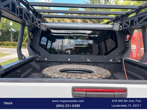 Used 2020 Jeep Gladiator Overland image 11