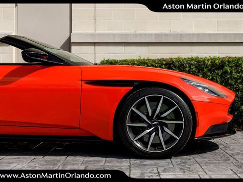 Used 2020 Aston Martin DB11 Volante RWD image 21