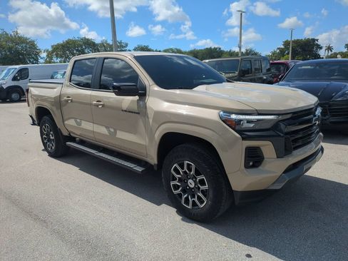 Used 2023 Chevrolet Colorado Z71 w/ Advanced Trailering Package AWD/4WD image 2