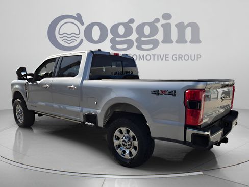 Used 2023 Ford F250 Lariat w/ Chrome Package AWD/4WD image 3