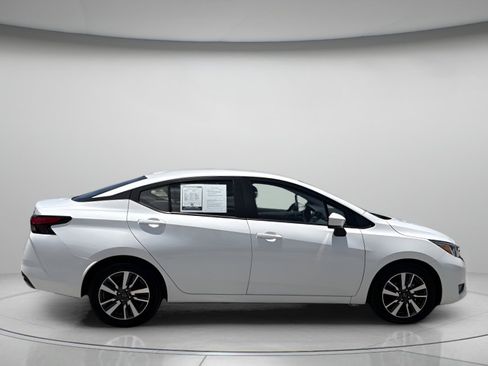 Used 2024 Nissan Versa SV FWD image 2