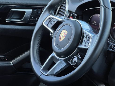 Certified 2023 Porsche Cayenne Coupe image 23