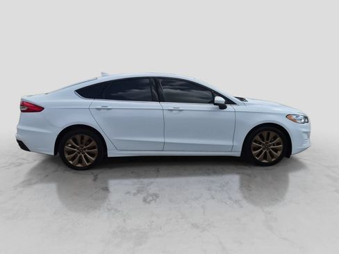 Used 2020 Ford Fusion SE AWD/4WD image 9