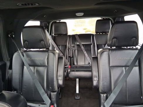 Used 2016 Ford Expedition Platinum image 18