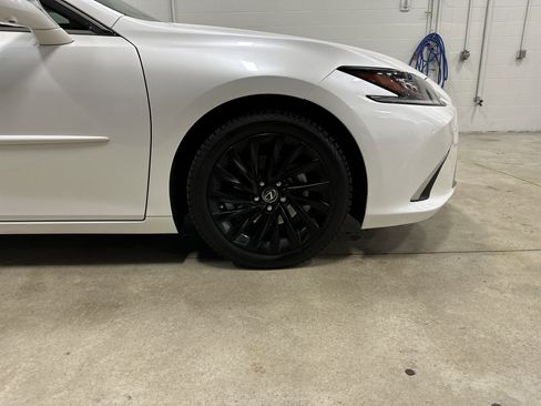 Used 2019 Lexus ES 300h Ultra Luxury image 13