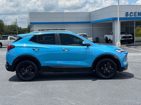 Used 2025 Buick Encore GX Sport Touring image 2