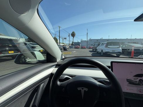 Used 2022 Tesla Model 3 Long Range AWD/4WD image 10