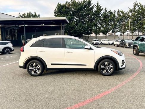 Used 2020 Kia Niro LXS image 28