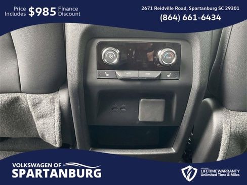 Used 2024 Chevrolet Traverse RS image 16