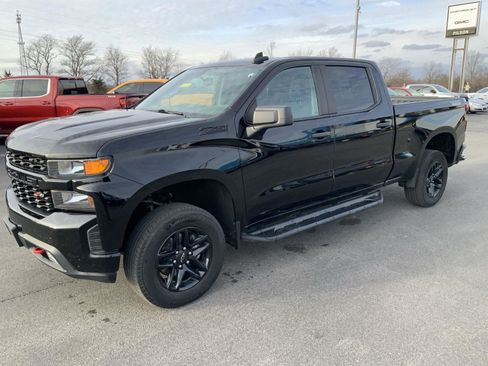 Used 2019 Chevrolet Silverado 1500 Custom Trail Boss w/ Custom Convenience Package image 4