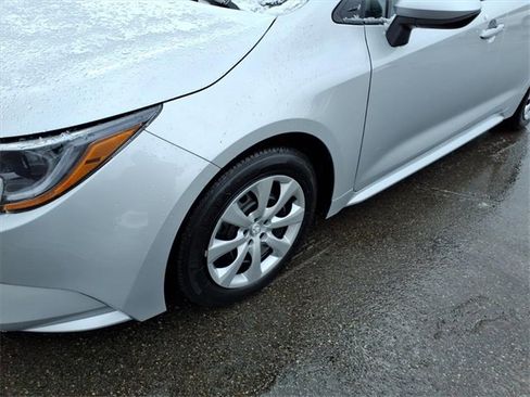 Certified 2025 Toyota Corolla LE image 4