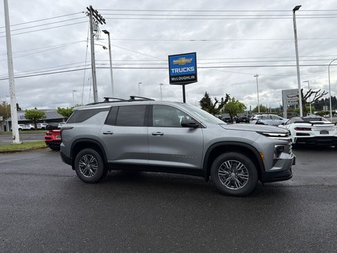 New 2026 Chevrolet Traverse LT w/ LPO, Cargo Package AWD/4WD image 7