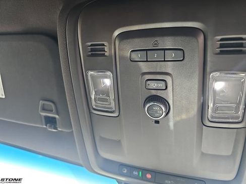 Certified 2024 GMC Yukon XL SLT AWD/4WD image 26
