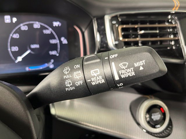 Used 2023 Jeep Grand Wagoneer L Series III w/ Rear Seat Video Group 1 AWD/4WD image 17