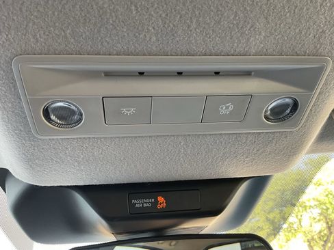 Used 2025 Nissan Kicks SV image 28