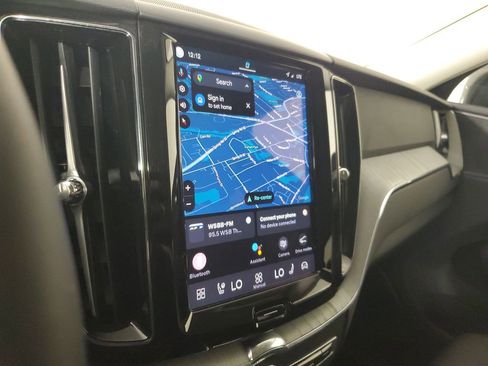 Certified 2025 Volvo XC60 B5 Plus AWD/4WD image 30