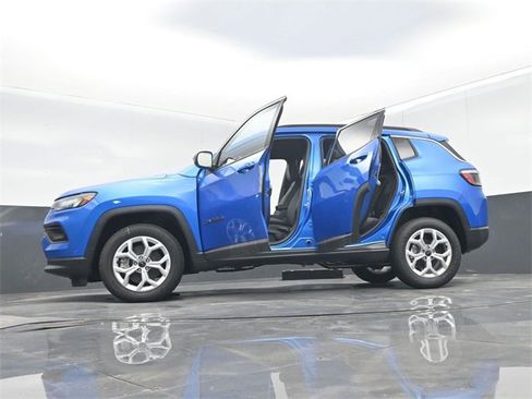 New 2025 Jeep Compass Latitude image 65