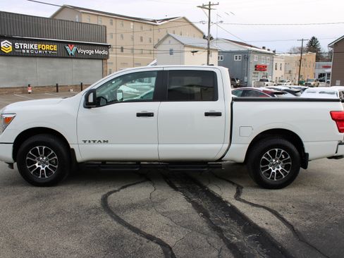 Certified 2022 Nissan Titan SV w/ SV Convenience Package image 2
