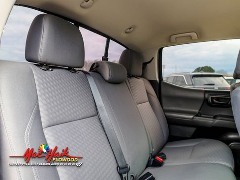 Used 2022 Toyota Tacoma SR image 11