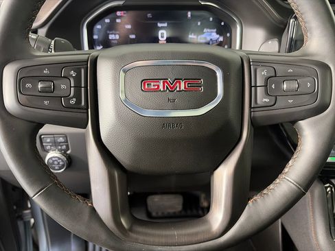 Used 2025 GMC Sierra 1500 AT4 w/ Technology Package AWD/4WD image 16