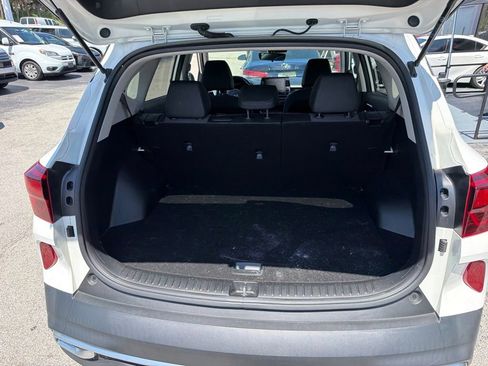 Used 2023 Kia Seltos S FWD image 3