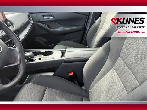 Used 2025 Nissan Rogue SV image 7