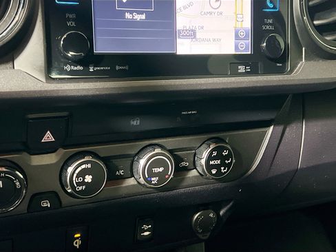 Used 2019 Toyota Tacoma TRD Sport image 27