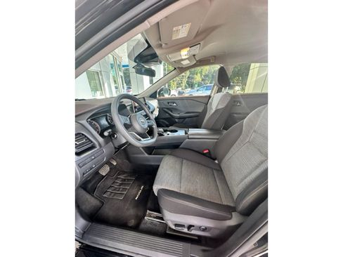 Used 2023 Nissan Rogue SV image 15